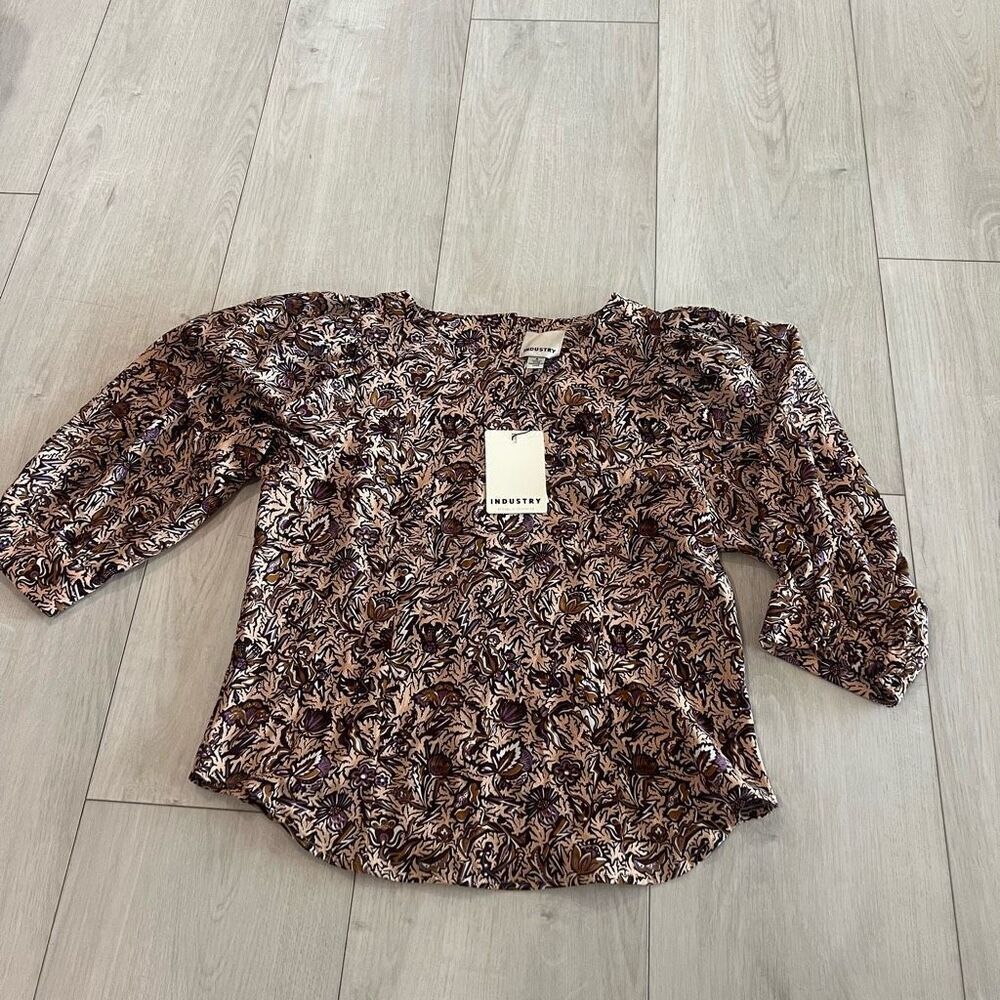 Industry women floral top size 6